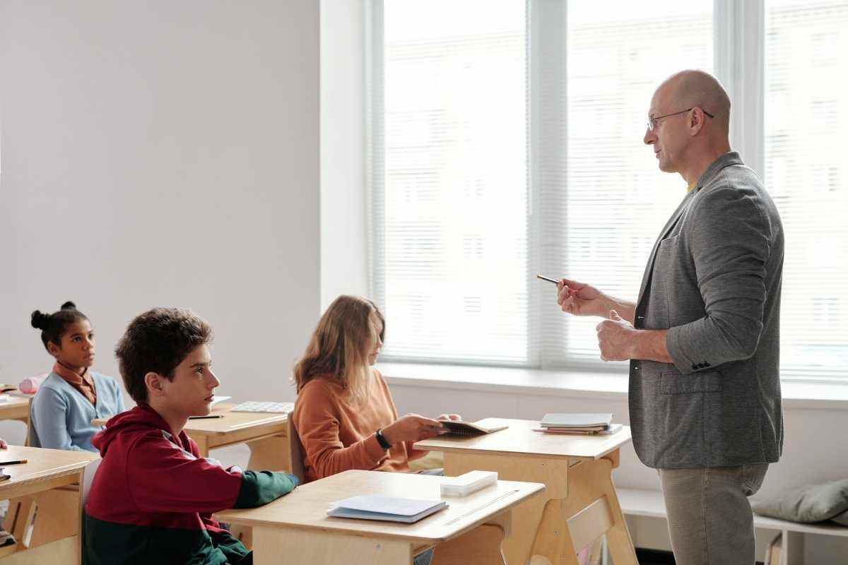 Governo tagli personale scuola docenti